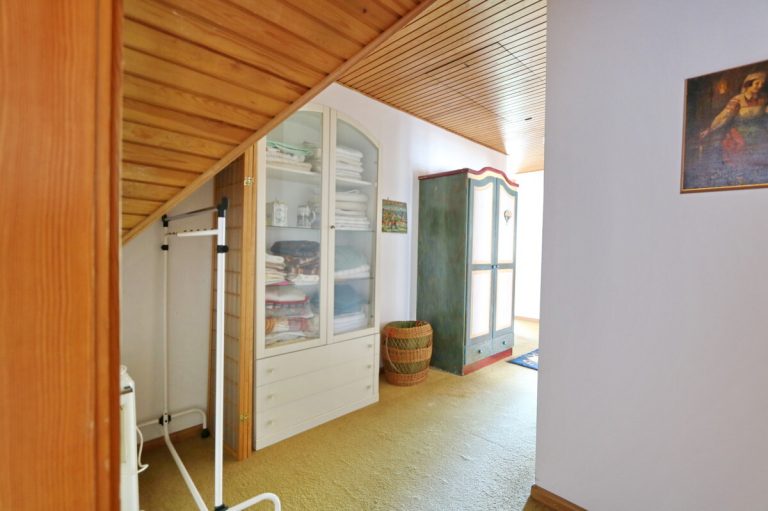 Immobilienangebot - Hamburg - Haus_Wohnung - Großzügiges Architektenhaus mit Doppelgarage auf großem Grundstück in Hamburg-Wellingsbüttel