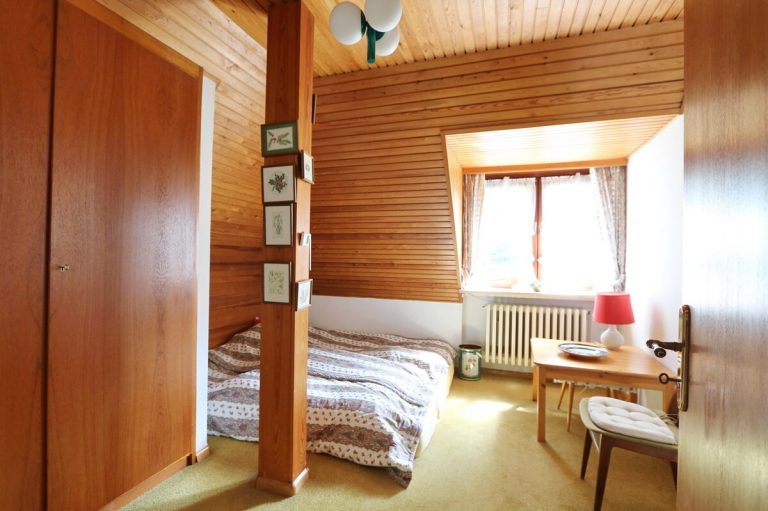 Immobilienangebot - Hamburg - Haus_Wohnung - Großzügiges Architektenhaus mit Doppelgarage auf großem Grundstück in Hamburg-Wellingsbüttel
