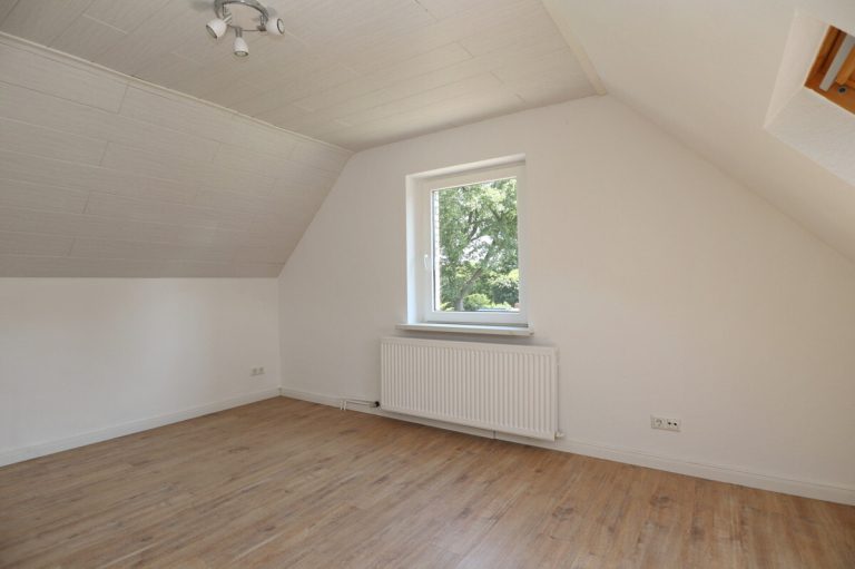 Immobilienangebot - Kaltenkirchen - Haus_Wohnung - Modernisierte Doppelhaushälfte in attraktiver Lage von Kaltenkirchen