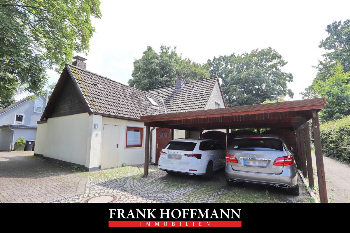 Immobilienangebot - Hamburg - Haus_Wohnung - Kapitalanlage in Hamburg-Poppenbüttel - Vermietetes Zweifamilienhaus
