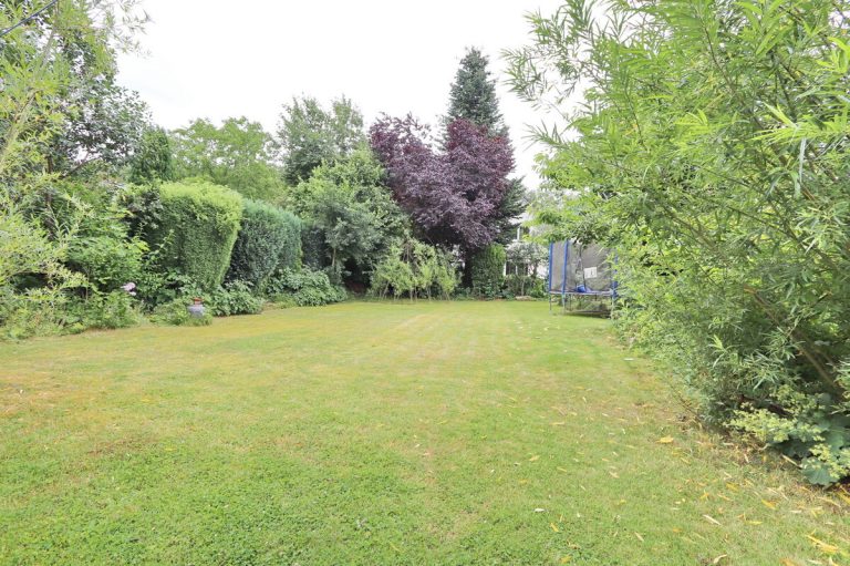 Immobilienangebot - Hamburg - Grundstücke - Attraktives Baugrundstück in nachgefragter Wohnlage von Hamburg-Sasel