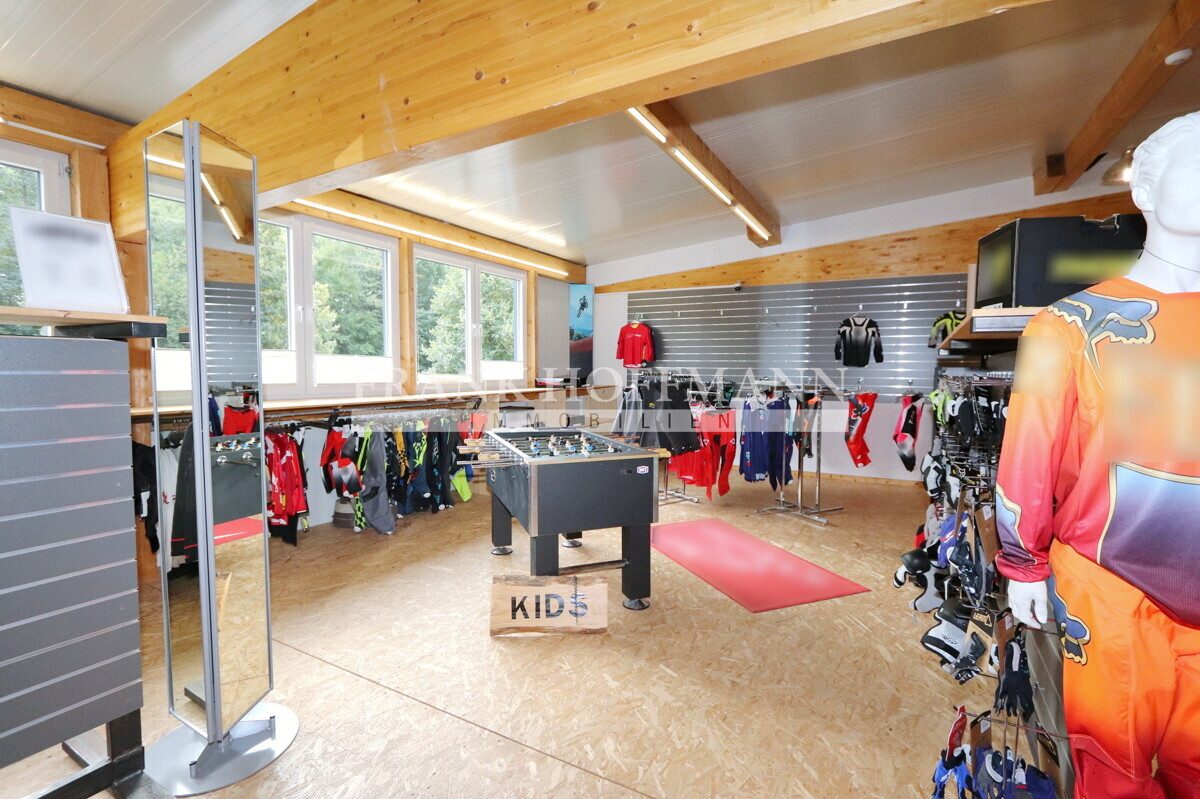 M2457 OG – Verkaufsfläche 1.2 Immobilienangebot - Halstenbek - Commercial_Laden - Exklusive Einzelhandelsfläche in Halstenbek