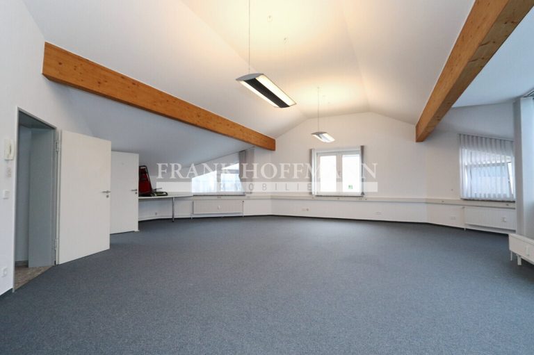 Immobilienangebot - Henstedt-Ulzburg - Commercial_Büro - In verkehrsgünstiger Lage! Bürofläche mit Loggia in Henstedt-Ulzburg