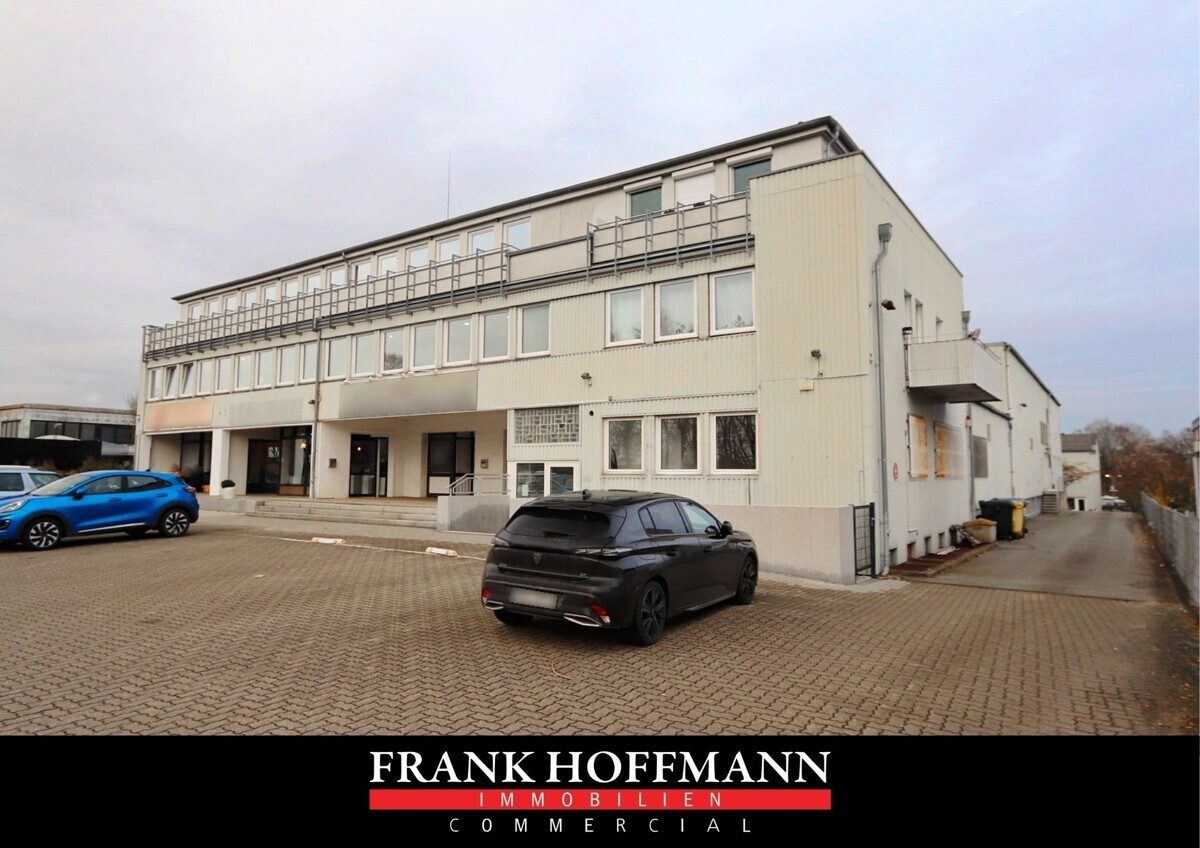 Immobilienangebot - Kiel - Commercial_Hallen - Top Sichtbarkeit! Lager mit Verkaufsfläche in Kiel-Wellingdorf