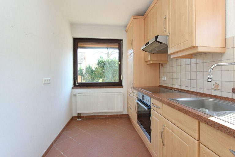 Immobilienangebot - Norderstedt - Haus_Wohnung - Großzügige DHH mit Vollkeller & Ausbaureserve an der Grenze zu Hamburg