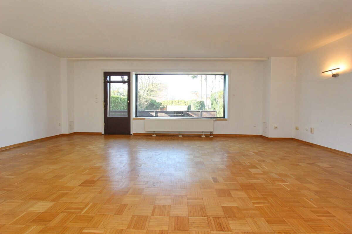Wohnzimmer Immobilienangebot - Norderstedt - Haus_Wohnung - Großzügige DHH mit Vollkeller & Ausbaureserve an der Grenze zu Hamburg