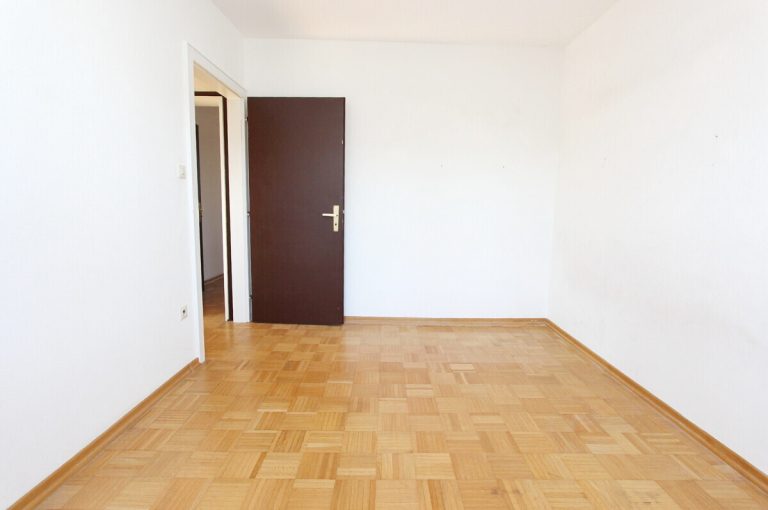 Immobilienangebot - Norderstedt - Haus_Wohnung - Großzügige DHH mit Vollkeller & Ausbaureserve an der Grenze zu Hamburg
