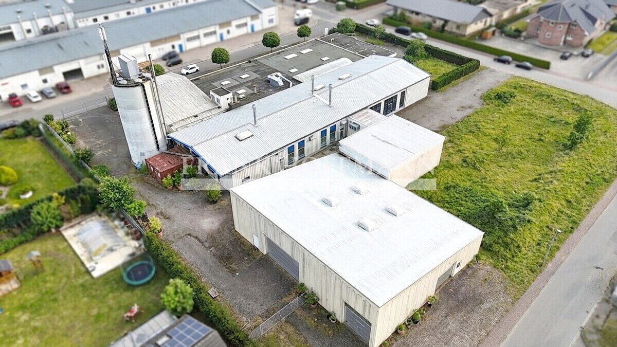 V10545 Außenaufnahme 2 Immobilienangebot - Kiebitzreihe - Commercial_Hallen - Vielseitig nutzbarer Produktionsstandort mit Werkstatt-, Lager- und Büroflächen in Kiebitzreihe