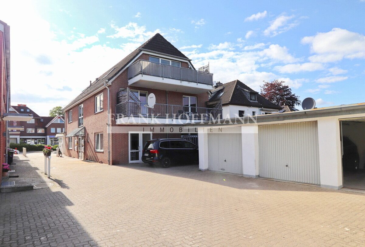 V10912 Außenansicht 2 Immobilienangebot - Norderstedt - Alle - Wohn-/ Geschäftshaus mit 5 Einheiten & 6 Garagen in Norderstedt
