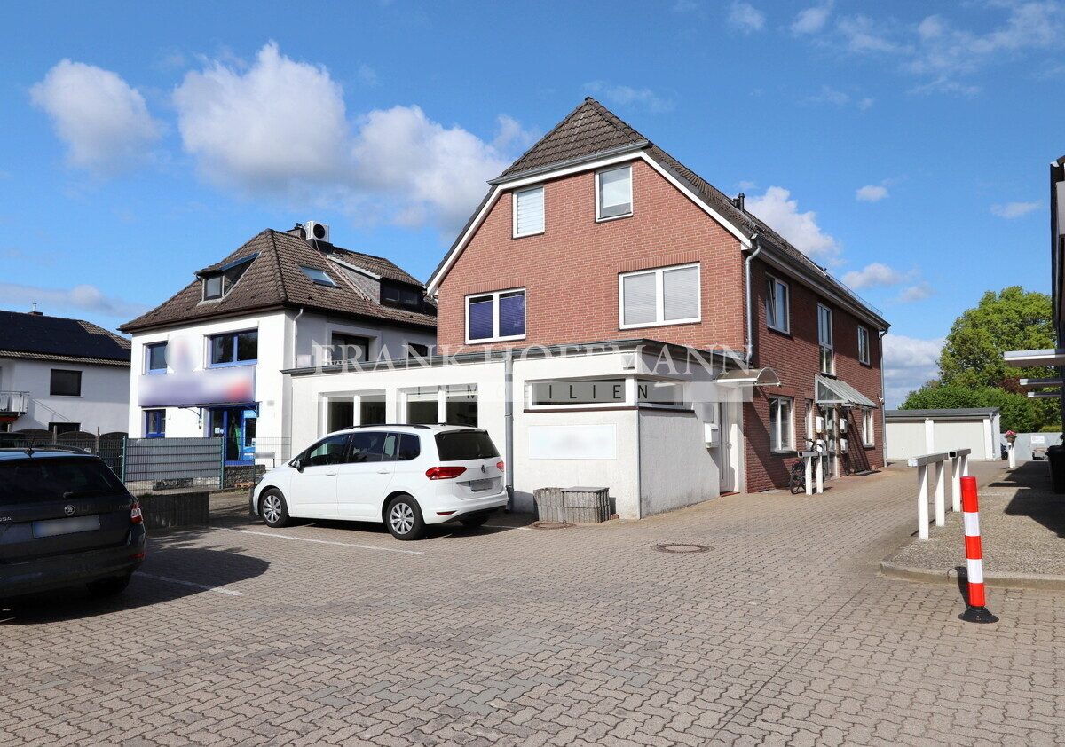 V10912 Außenansicht 1 Immobilienangebot - Norderstedt - Alle - Wohn-/ Geschäftshaus mit 5 Einheiten & 6 Garagen in Norderstedt