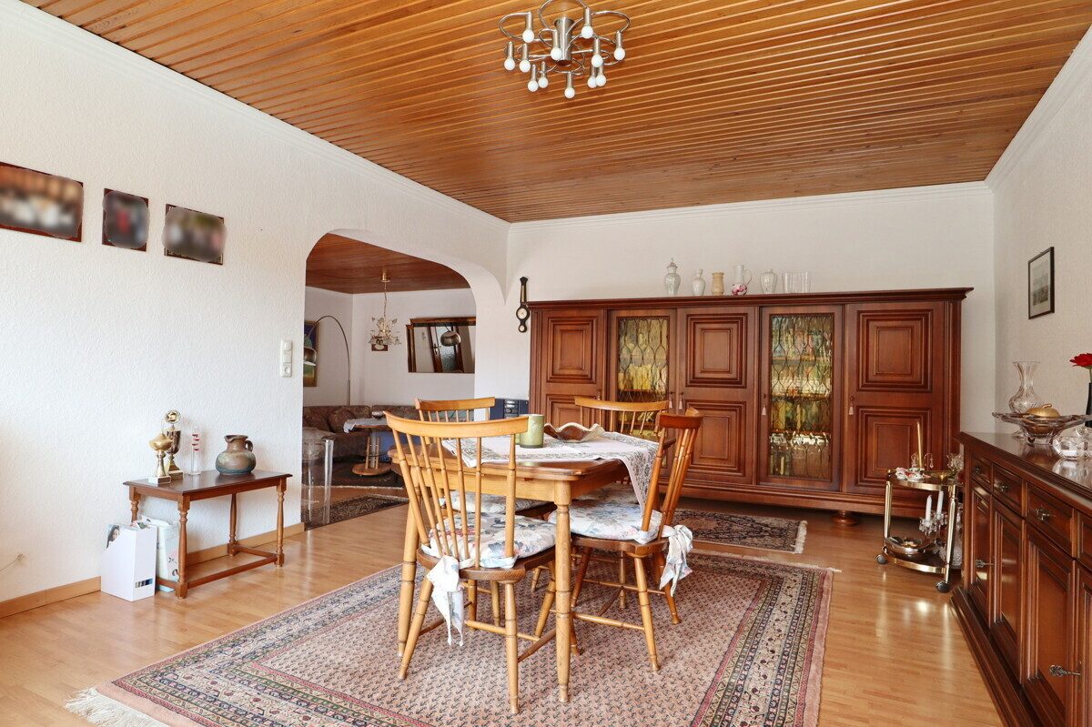 Wohnzimmer Immobilienangebot - Kaltenkirchen - Haus_Wohnung - Sanierungsbedürftiges Einfamilienhaus in beliebter Lage von Kaltenkirchen!