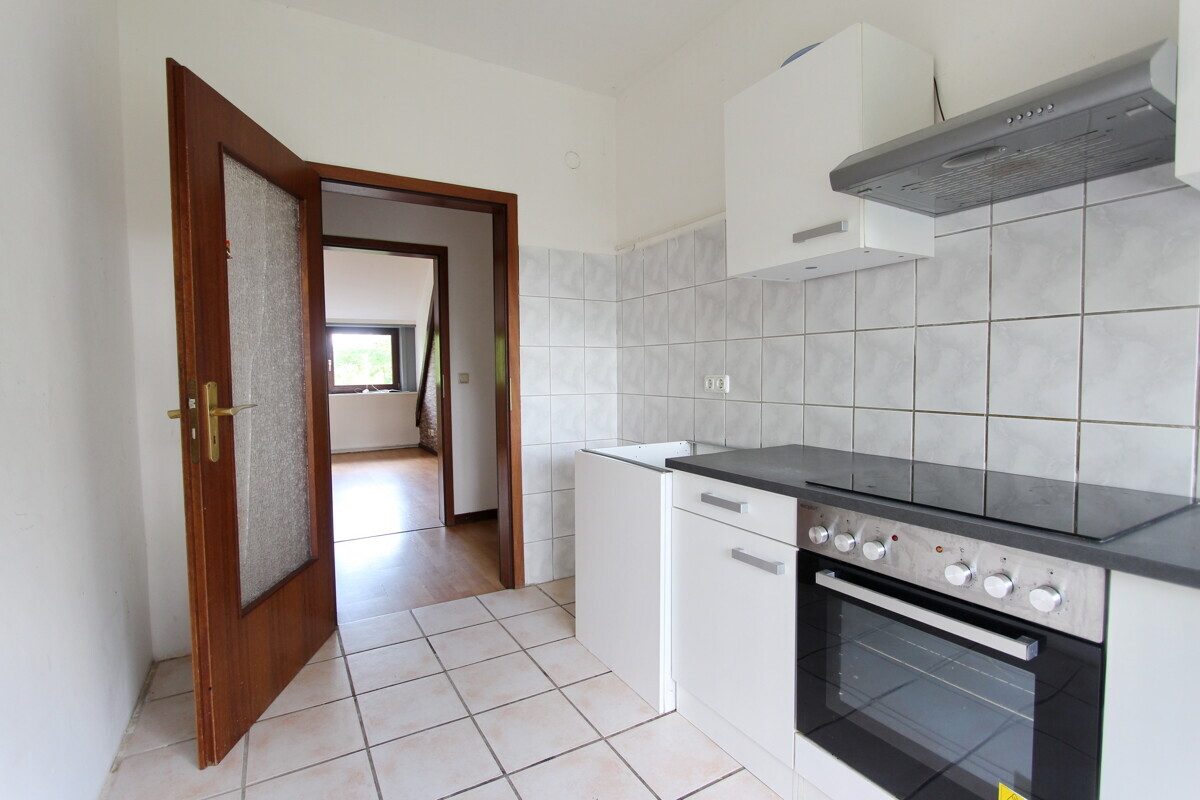 Immobilienangebot - Hoisdorf - Haus_Wohnung - Großzügige Dachgeschosswohnung auf großem Grundstück in Hoisdorf