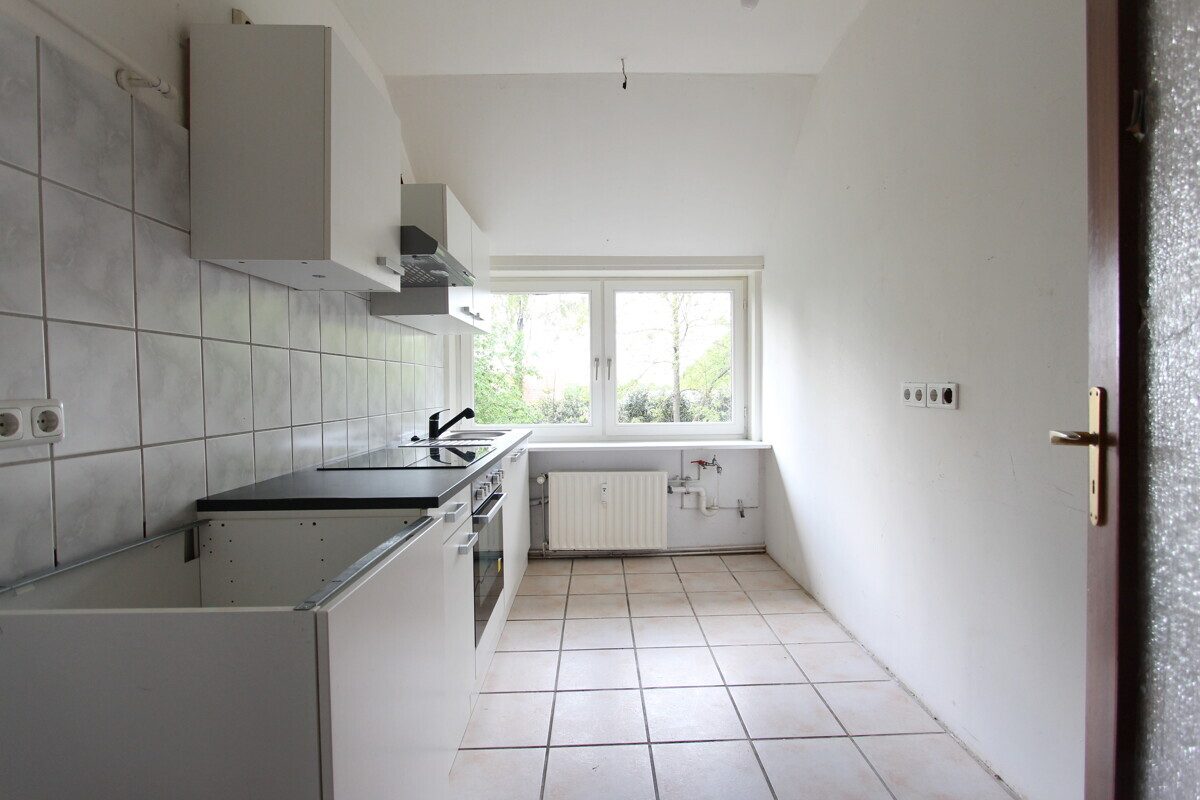 Immobilienangebot - Hoisdorf - Haus_Wohnung - Großzügige Dachgeschosswohnung auf großem Grundstück in Hoisdorf