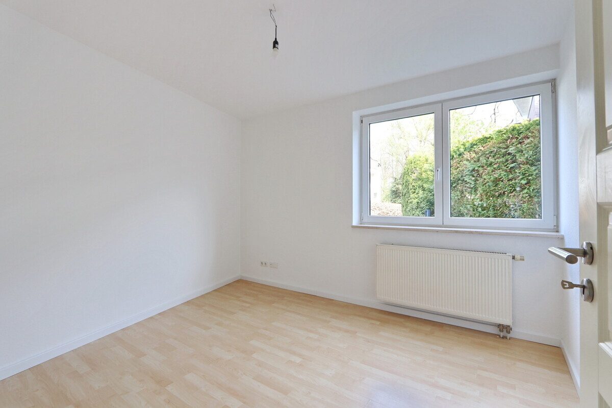 Immobilienangebot - Hamburg - Haus_Wohnung - Schöne Terrassen-Wohnung mit TG-Stellplatz in Hamburg Wohldorf-Ohlstedt