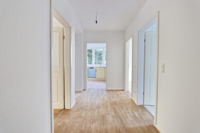 Immobilienangebot - Hamburg - Haus_Wohnung - Schöne Terrassen-Wohnung mit TG-Stellplatz in Hamburg Wohldorf-Ohlstedt