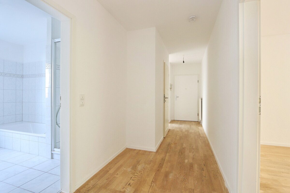 Immobilienangebot - Hamburg - Haus_Wohnung - Schöne Terrassen-Wohnung mit TG-Stellplatz in Hamburg Wohldorf-Ohlstedt