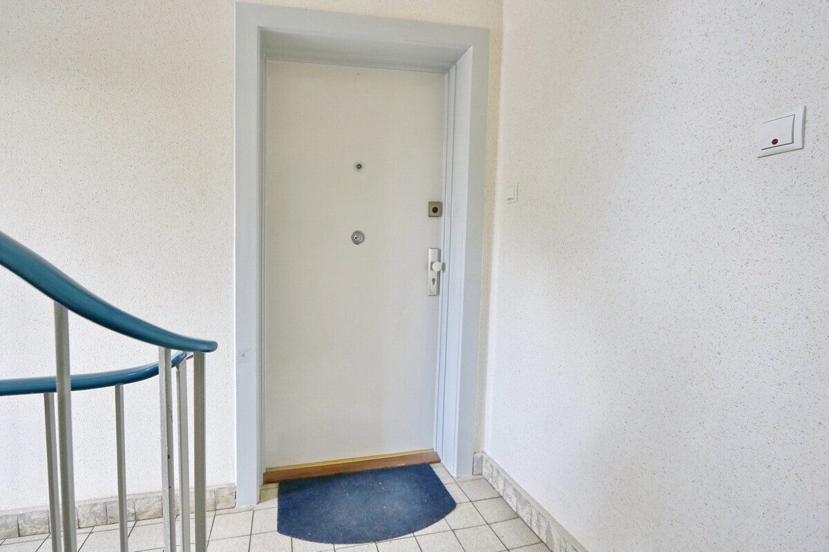 Immobilienangebot - Hamburg - Alle - Vermietete 2,5-Zimmer-Eigentumswohnung mit großem Balkon in Hamburg-Meiendorf!