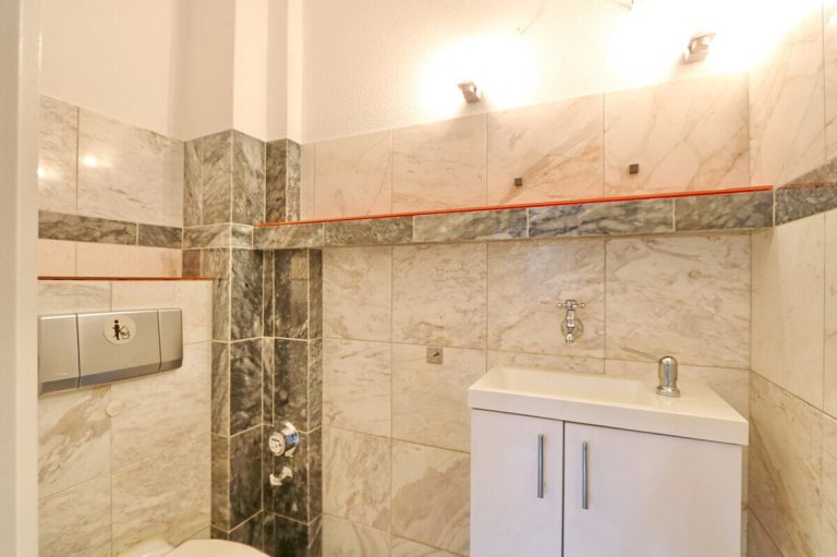 Immobilienangebot - Hamburg - Alle - Vermietete 2,5-Zimmer-Eigentumswohnung mit großem Balkon in Hamburg-Meiendorf!