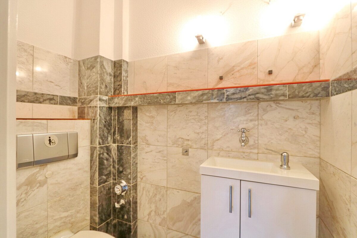 Immobilienangebot - Hamburg - Alle - Vermietete 2,5-Zimmer-Eigentumswohnung mit großem Balkon in Hamburg-Meiendorf!