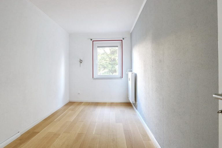 Immobilienangebot - Hamburg - Alle - Vermietete 2,5-Zimmer-Eigentumswohnung mit großem Balkon in Hamburg-Meiendorf!