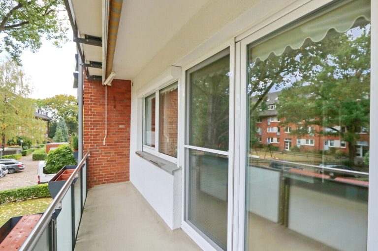 Immobilienangebot - Hamburg - Alle - Vermietete 2,5-Zimmer-Eigentumswohnung mit großem Balkon in Hamburg-Meiendorf!