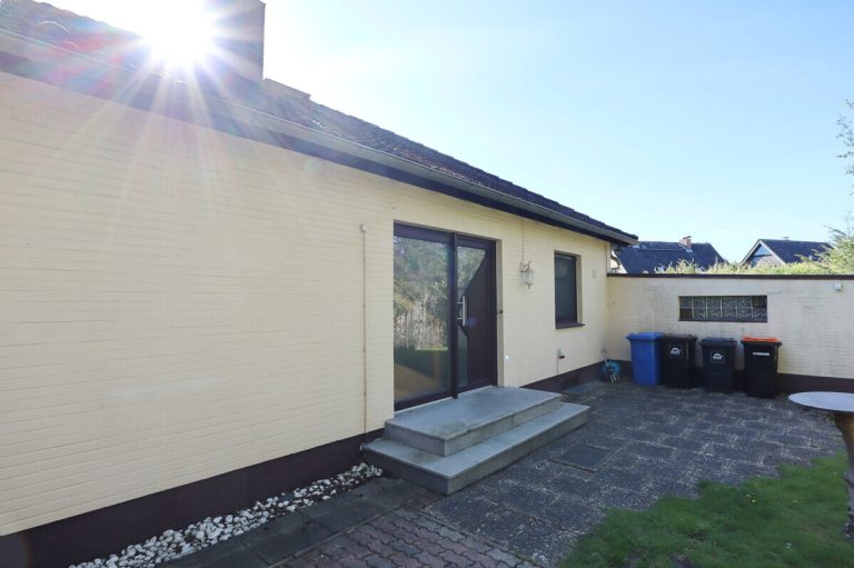 Immobilienangebot - Sievershütten - Alle - Vermietetes Einfamilienhaus auf attraktivem Grundstück in Sievershütten