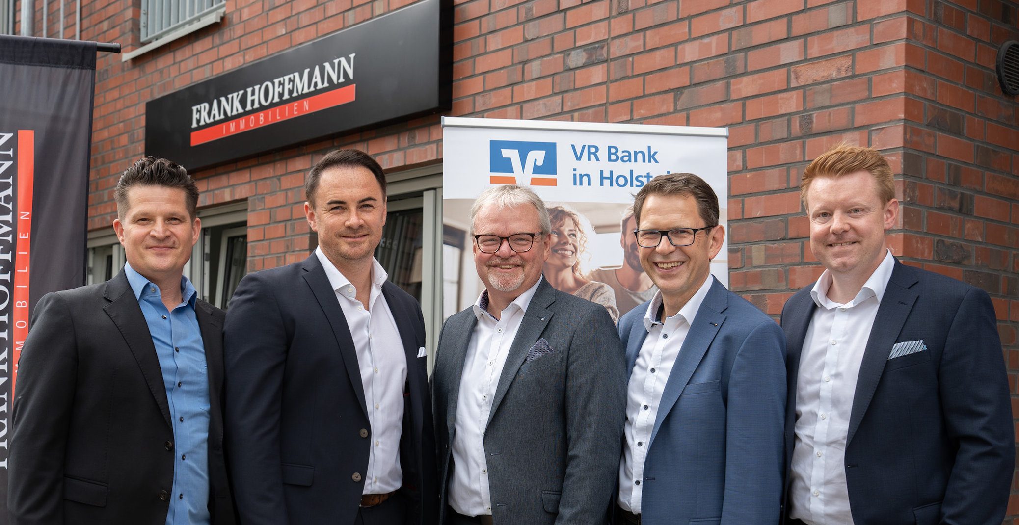 Frank Hoffmann Immobilien - VR Bank in Holstein - Pressebild Eröffnung Pinneberg