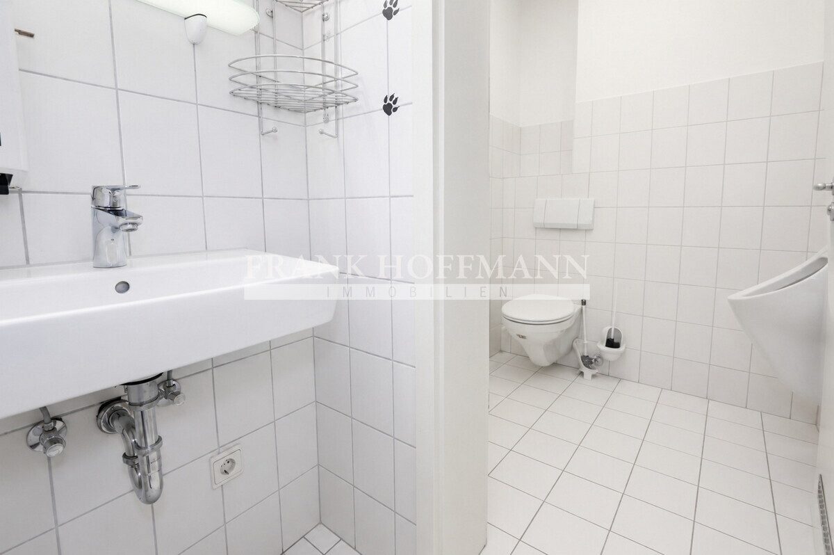 M2000-EG rechts Herren-WC Immobilienangebot - Alveslohe - Commercial_Büro - Flexible Bürofläche mit guter Erreichbarkeit in Alveslohe