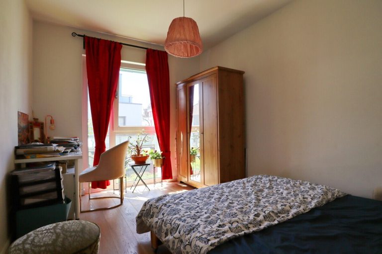 Immobilienangebot - Norderstedt - Haus_Wohnung - Schlüsselfertig & modern: Vollständig möblierte 4-Zimmer-Wohnung mit Balkon in Norderstedt