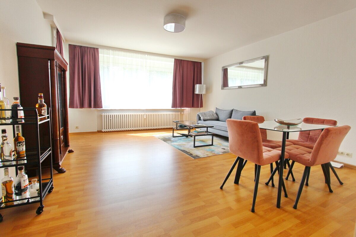 Immobilienangebot - Hamburg - Haus_Wohnung - Charmante 2,5-Zimmer-Wohnung in ruhiger Lage von Hamburg-Meiendorf mit Loggia & Stellplatz
