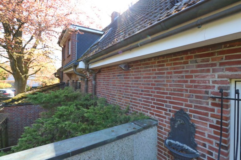 Immobilienangebot - Hamburg - Grundstücke - Großes Baugrundstück mit Altbestand in Hamburg-Poppenbüttel