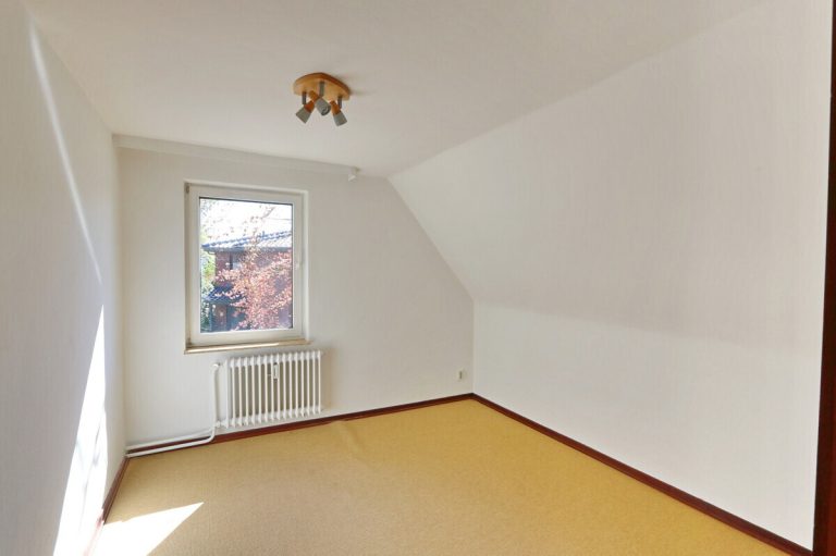 Immobilienangebot - Hamburg - Grundstücke - Großes Baugrundstück mit Altbestand in Hamburg-Poppenbüttel