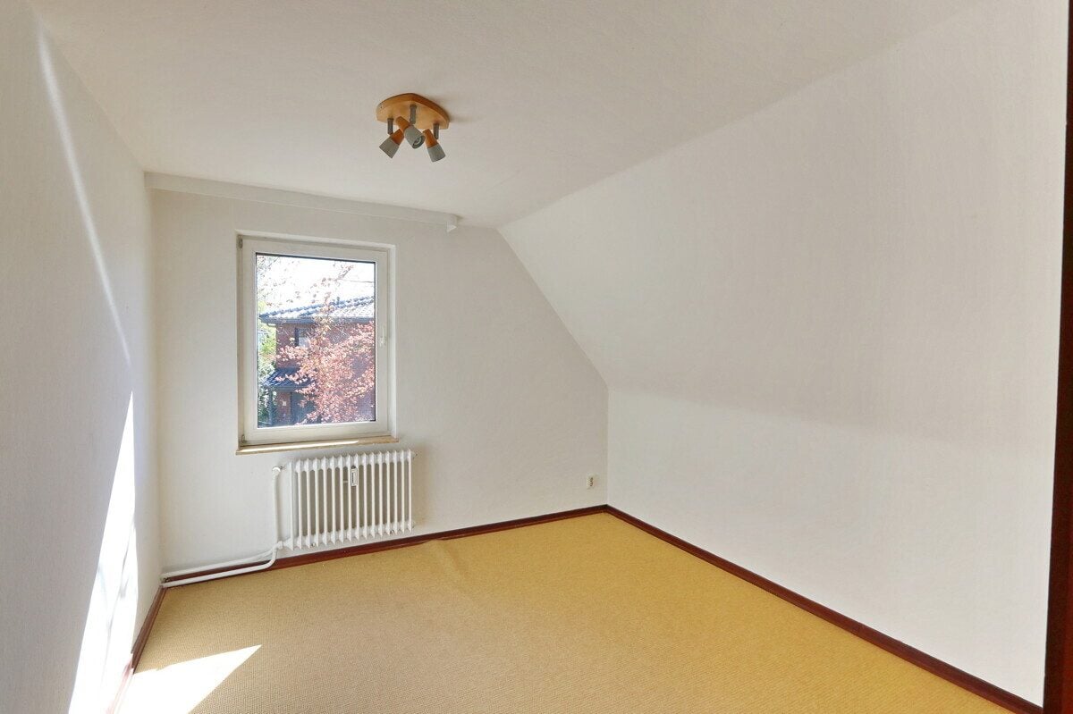 DG_Zimmer 2 Immobilienangebot - Hamburg - Grundstücke - Großes Baugrundstück mit Altbestand in Hamburg-Poppenbüttel
