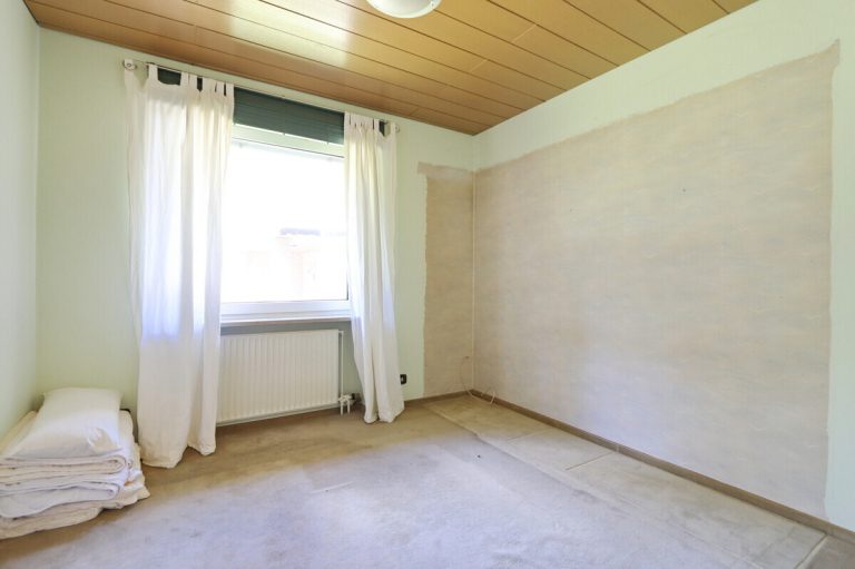 Immobilienangebot - Hamburg - Haus_Wohnung - Einfamilienhaus mit Einliegerwohnung und Doppelgarage in Hamburg Langenhorn