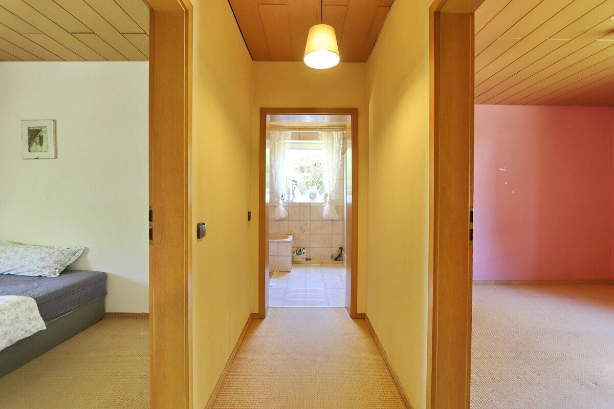 Immobilienangebot - Hamburg - Haus_Wohnung - Einfamilienhaus mit Einliegerwohnung und Doppelgarage in Hamburg Langenhorn
