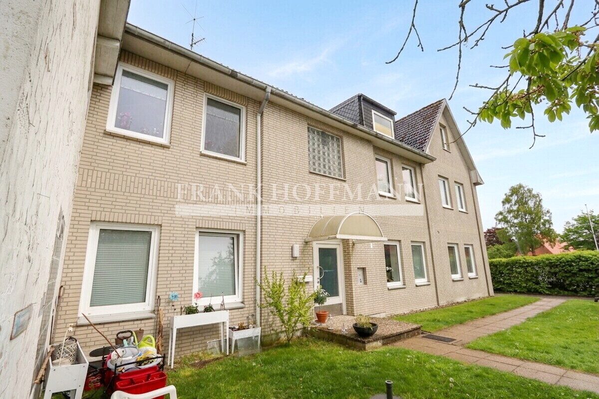V11093 Außenansicht 1 Immobilienangebot - Delingsdorf - Alle - Mehrfamilienhaus mit 5 Einheiten in Delingsdorf