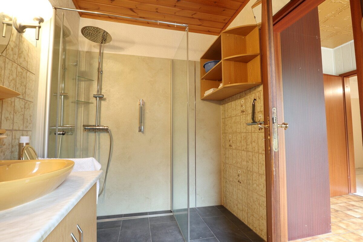 Immobilienangebot - Henstedt-Ulzburg - Haus_Wohnung - Erbpacht! Zentral gelegene Doppelhauhälfte mit Vollkeller und Carport