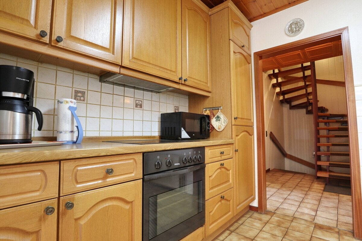 Immobilienangebot - Henstedt-Ulzburg - Haus_Wohnung - Erbpacht! Zentral gelegene Doppelhauhälfte mit Vollkeller und Carport