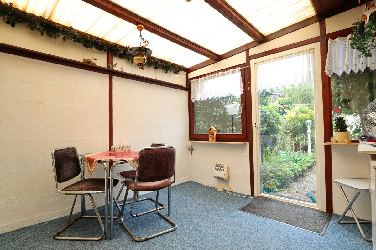 Immobilienangebot - Henstedt-Ulzburg - Haus_Wohnung - Erbpacht! Zentral gelegene Doppelhauhälfte mit Vollkeller und Carport