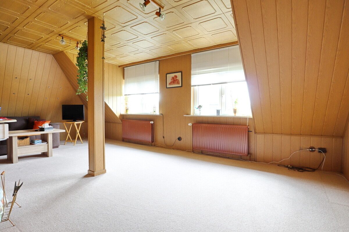 Immobilienangebot - Henstedt-Ulzburg - Haus_Wohnung - Erbpacht! Zentral gelegene Doppelhauhälfte mit Vollkeller und Carport