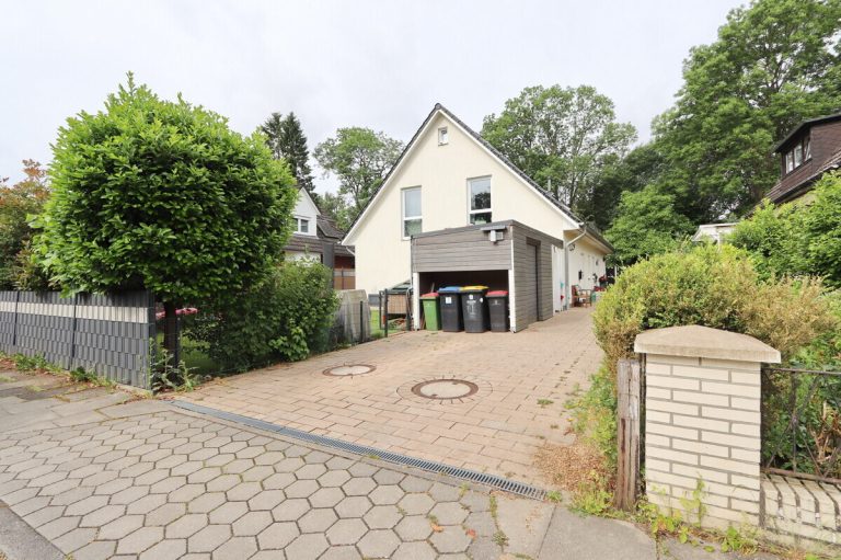Immobilienangebot - Hamburg - Haus_Wohnung - Moderne Doppelhaushälfte mit Stellplatz in Hamburg Farmsen Berne