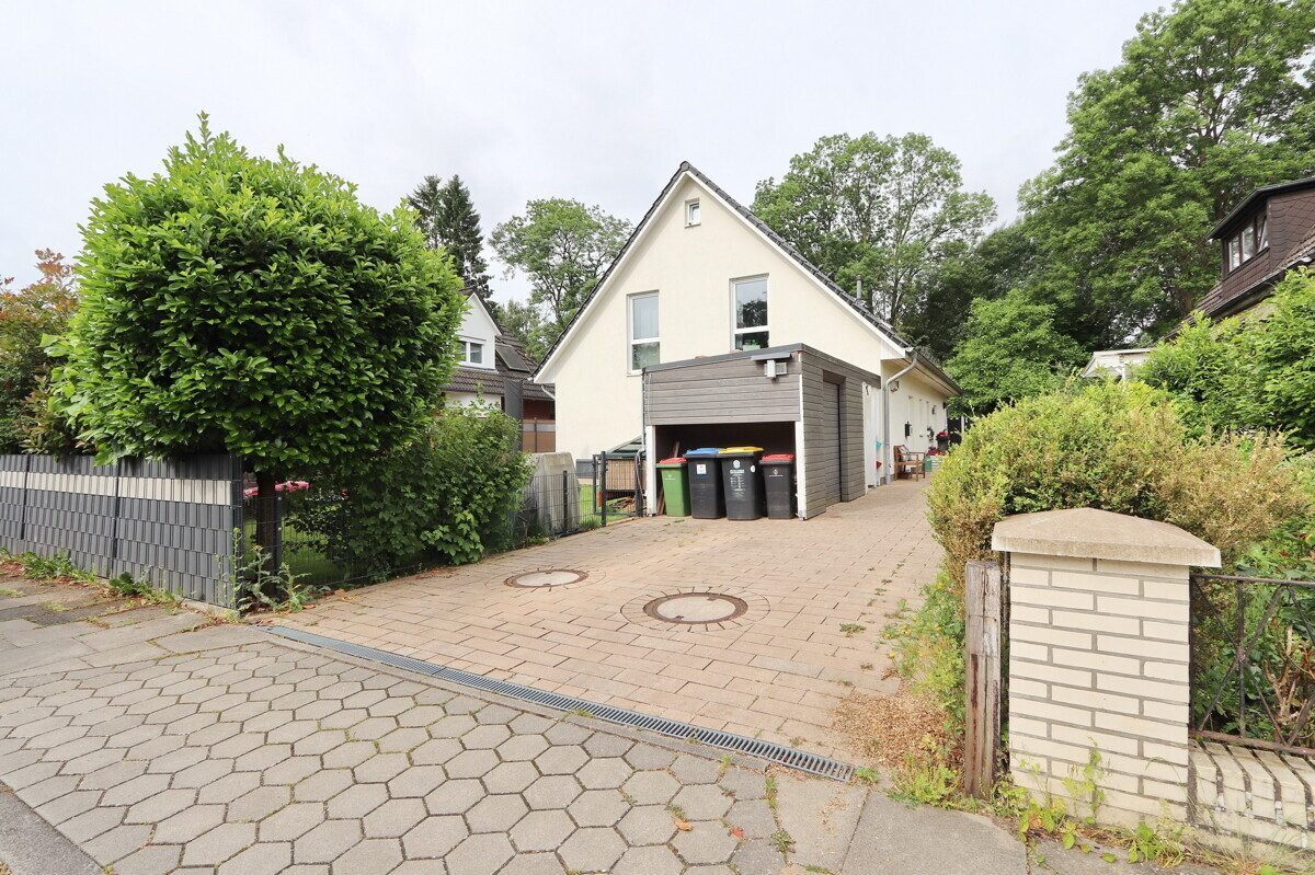 Immobilienangebot - Hamburg - Haus_Wohnung - Moderne Doppelhaushälfte mit Stellplatz in Hamburg Farmsen Berne