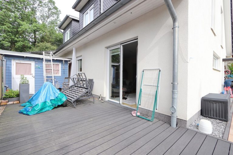 Immobilienangebot - Hamburg - Haus_Wohnung - Moderne Doppelhaushälfte mit Stellplatz in Hamburg Farmsen Berne