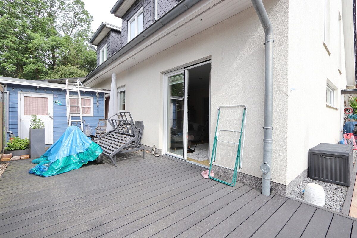 Immobilienangebot - Hamburg - Haus_Wohnung - Moderne Doppelhaushälfte mit Stellplatz in Hamburg Farmsen Berne