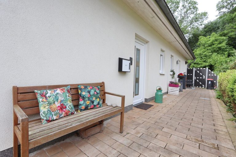 Immobilienangebot - Hamburg - Haus_Wohnung - Moderne Doppelhaushälfte mit Stellplatz in Hamburg Farmsen Berne