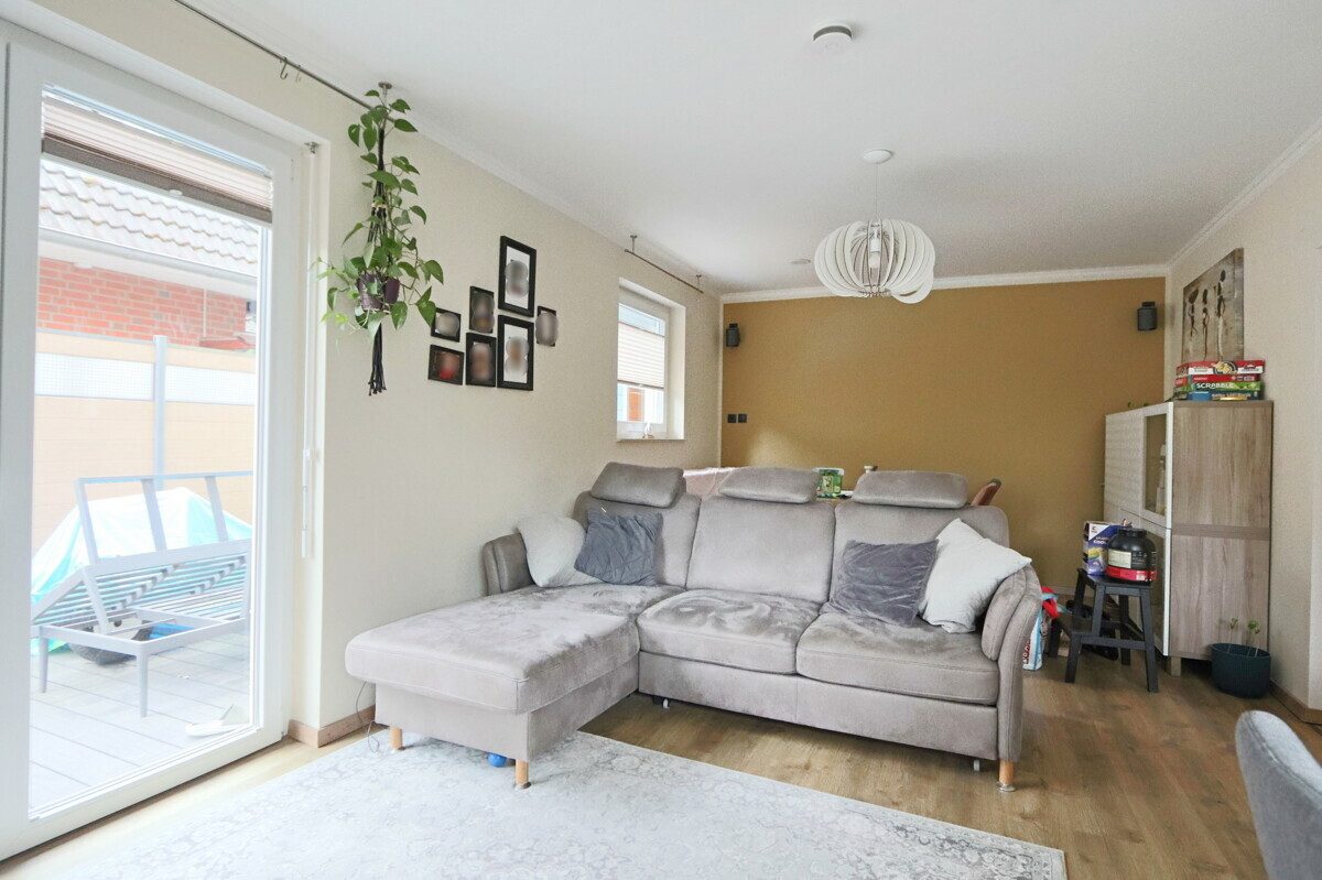 Immobilienangebot - Hamburg - Haus_Wohnung - Moderne Doppelhaushälfte mit Stellplatz in Hamburg Farmsen Berne