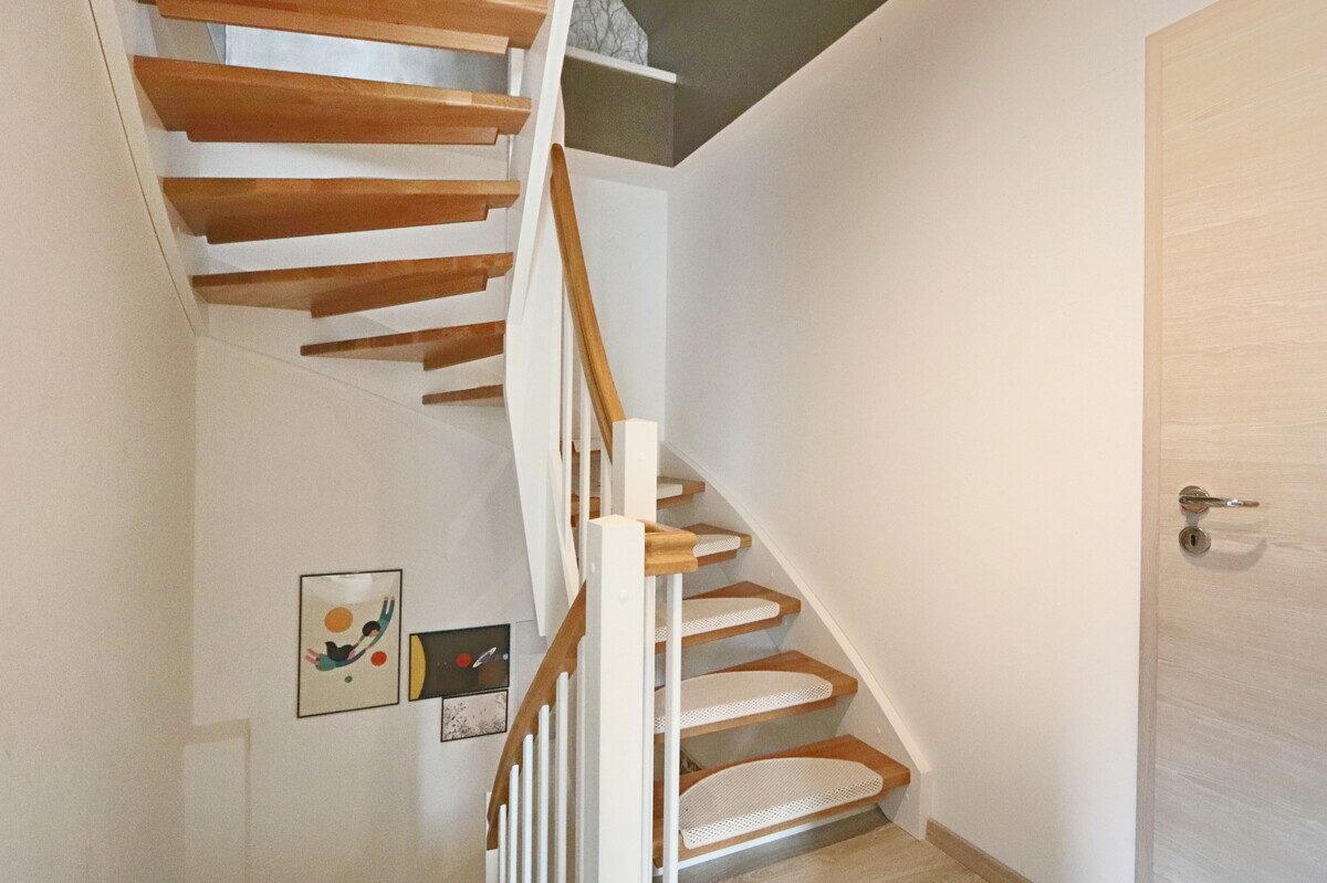 Immobilienangebot - Hamburg - Haus_Wohnung - Moderne Doppelhaushälfte mit Stellplatz in Hamburg Farmsen Berne