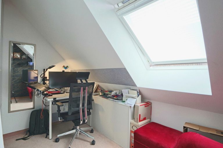 Immobilienangebot - Hamburg - Haus_Wohnung - Moderne Doppelhaushälfte mit Stellplatz in Hamburg Farmsen Berne