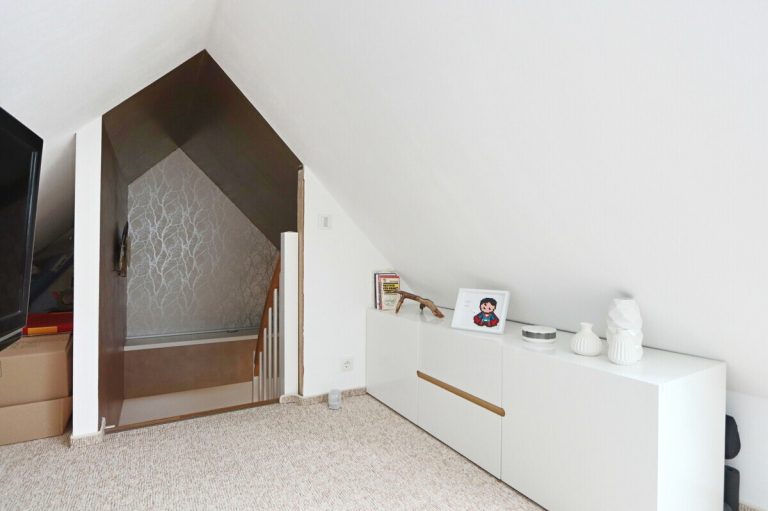 Immobilienangebot - Hamburg - Haus_Wohnung - Moderne Doppelhaushälfte mit Stellplatz in Hamburg Farmsen Berne