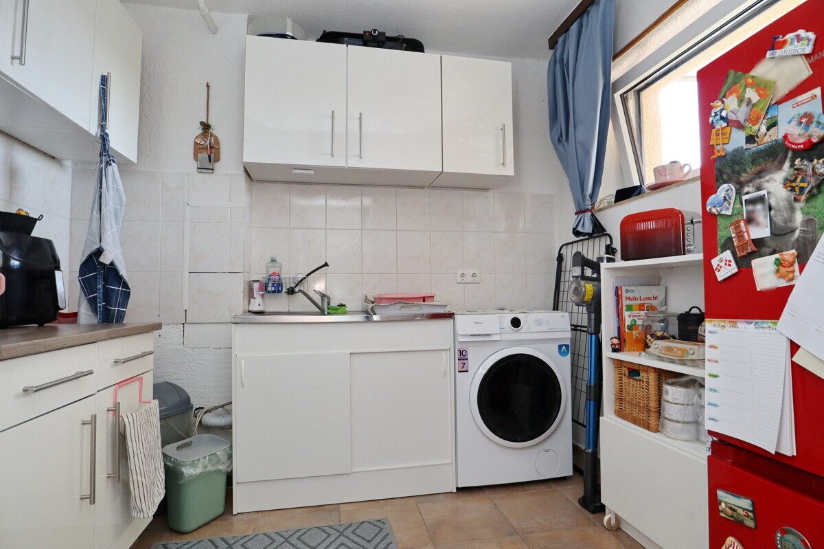Küche Immobilienangebot - Pinneberg - Alle - Kapitalanlage: Vermietete 1-Zimmer-Wohnung mit Balkon in Pinneberg!